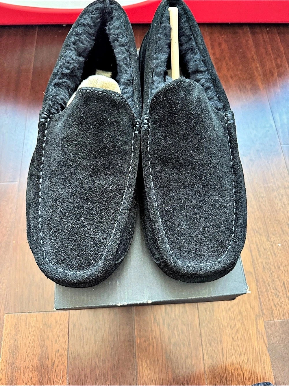 UGG Ascot Slipper Black Slip-On Loafers